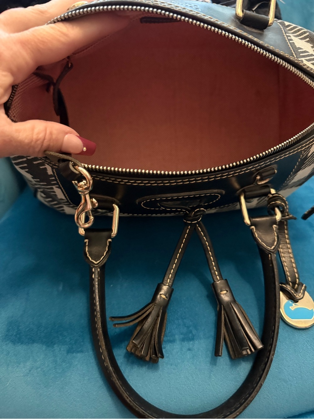 Vintage Classy Dooney & Bourke Black and Cream Plaid Satchel Handbag - Picture 6 of 6